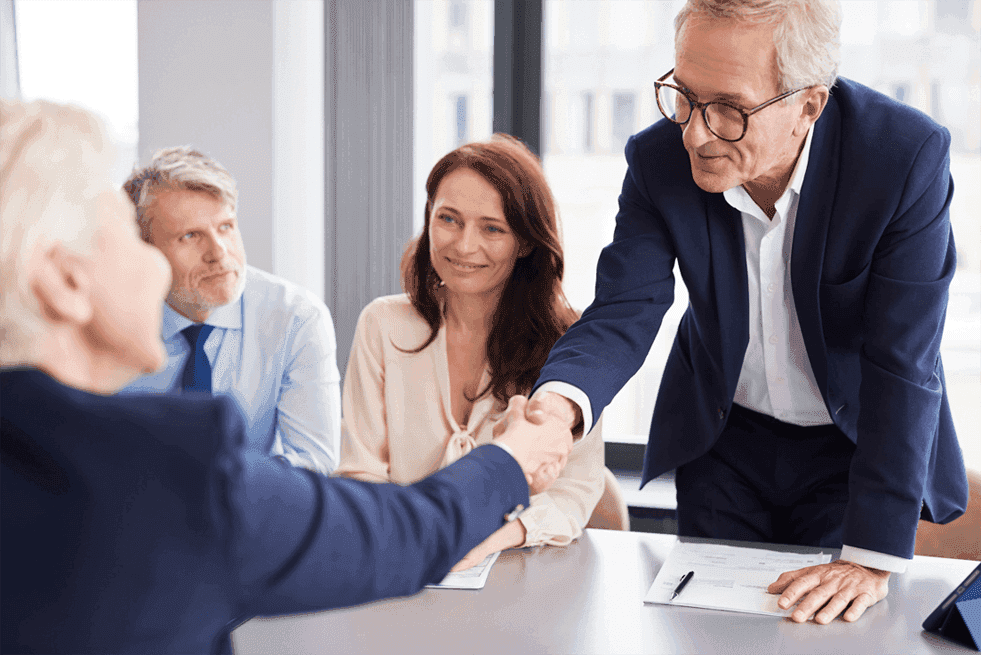 good deal between business partners during busines VL4672L